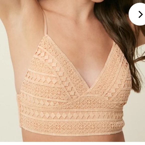 Listicle Tops - 🟢Nwot listicle Vintage Crochet Boho Lace bralette in light clay